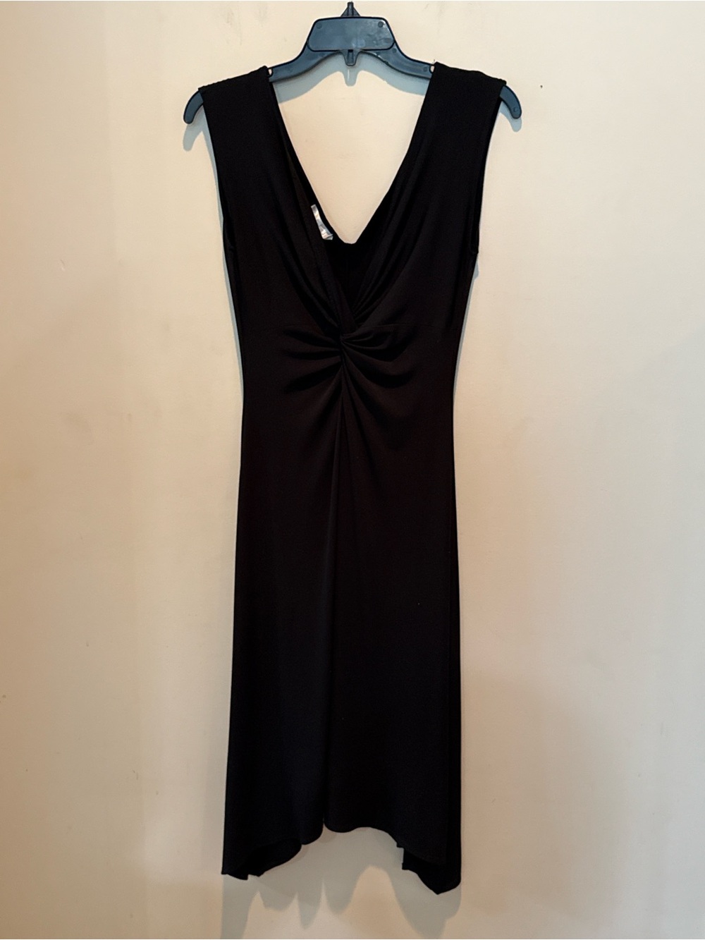 London Times Black V-Neck Twist-Front Sleeveless Dress
